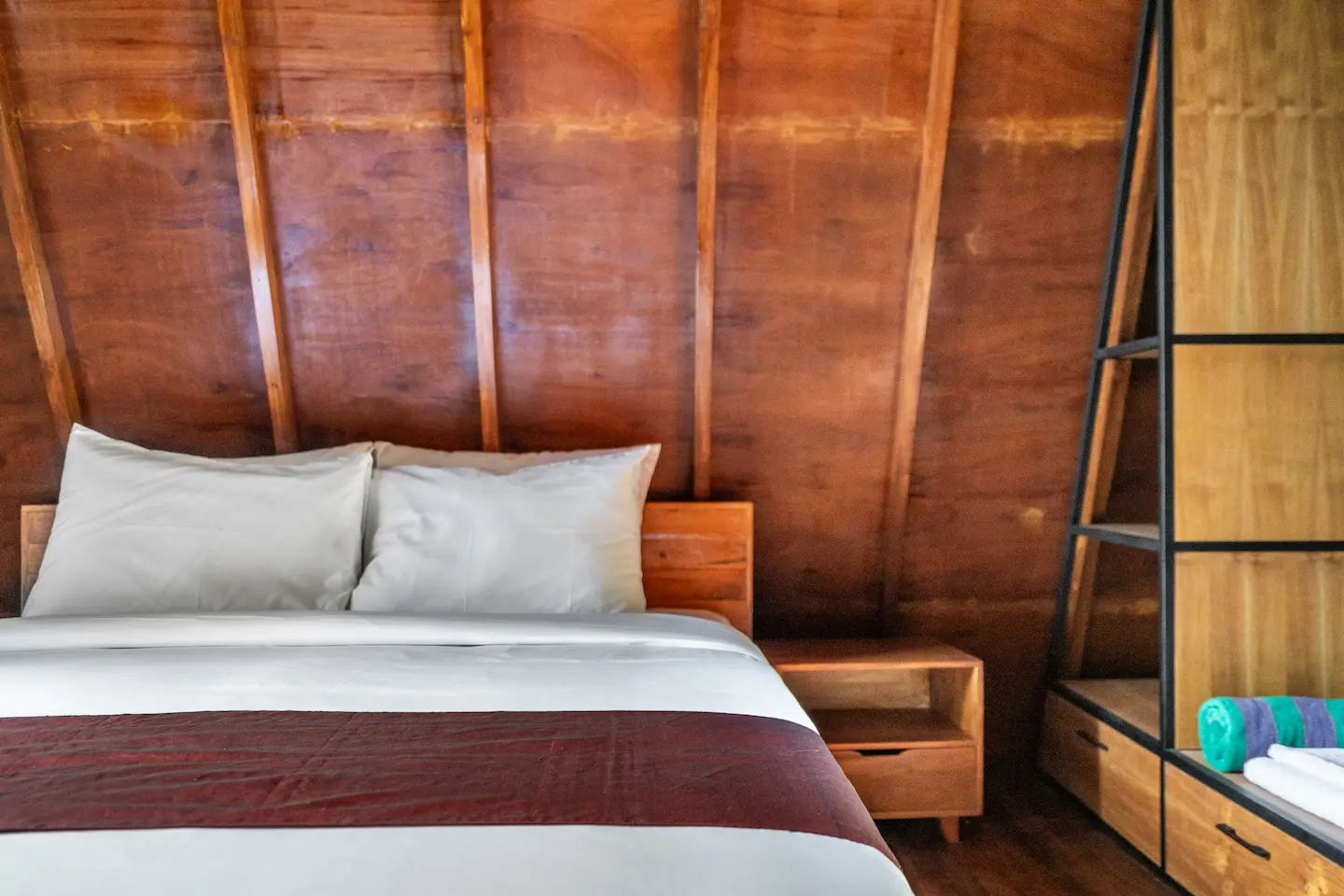 One Bedroom Suite Villa with Floating Bathtub 3